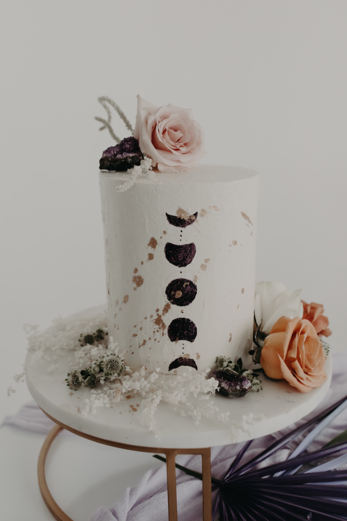 edgy wedding cake with dried flowers