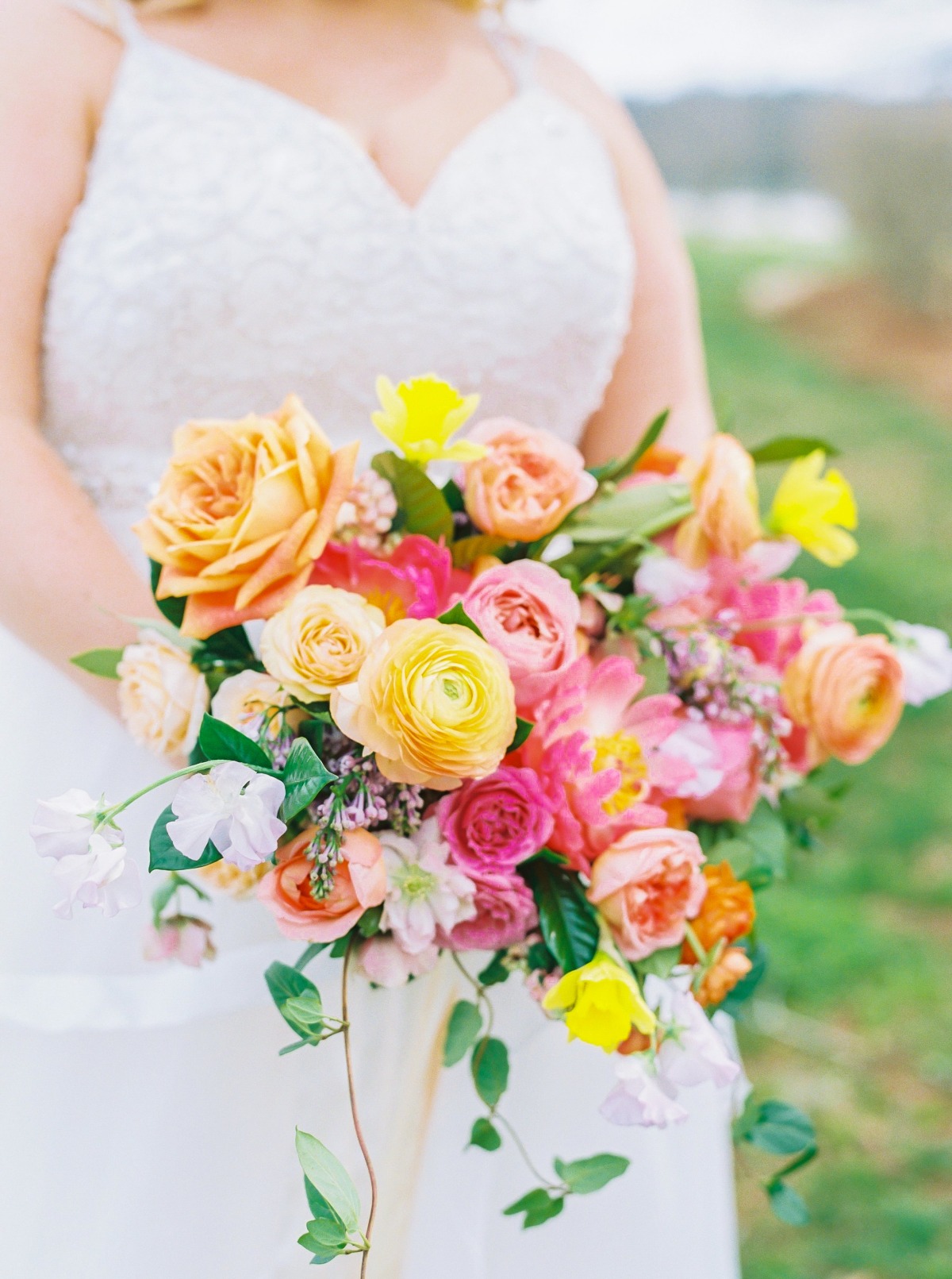 bright wedding bouquet ideas