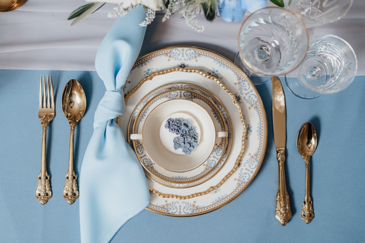 blue and gold wedding ideas