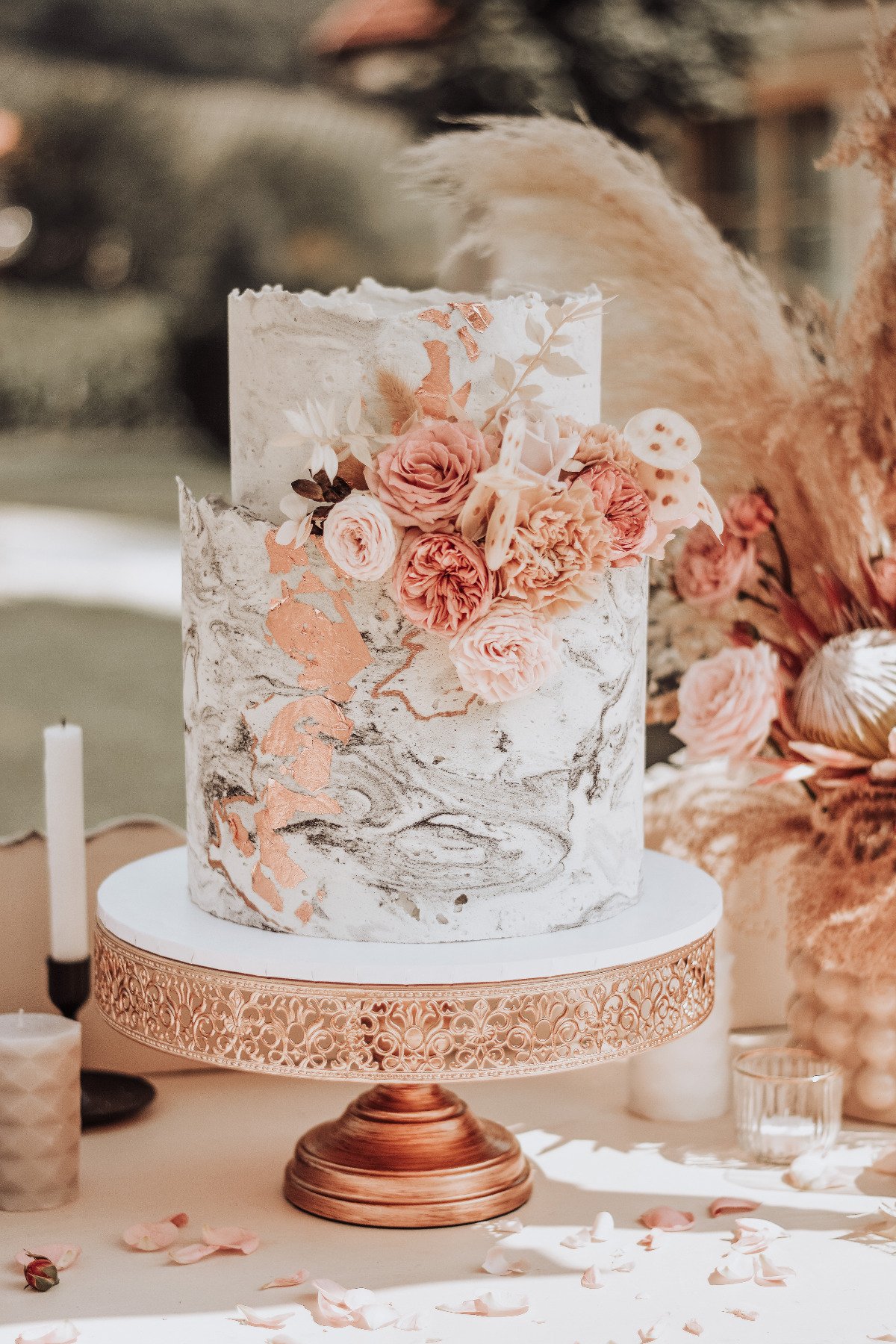 gold and gray wedding cake
