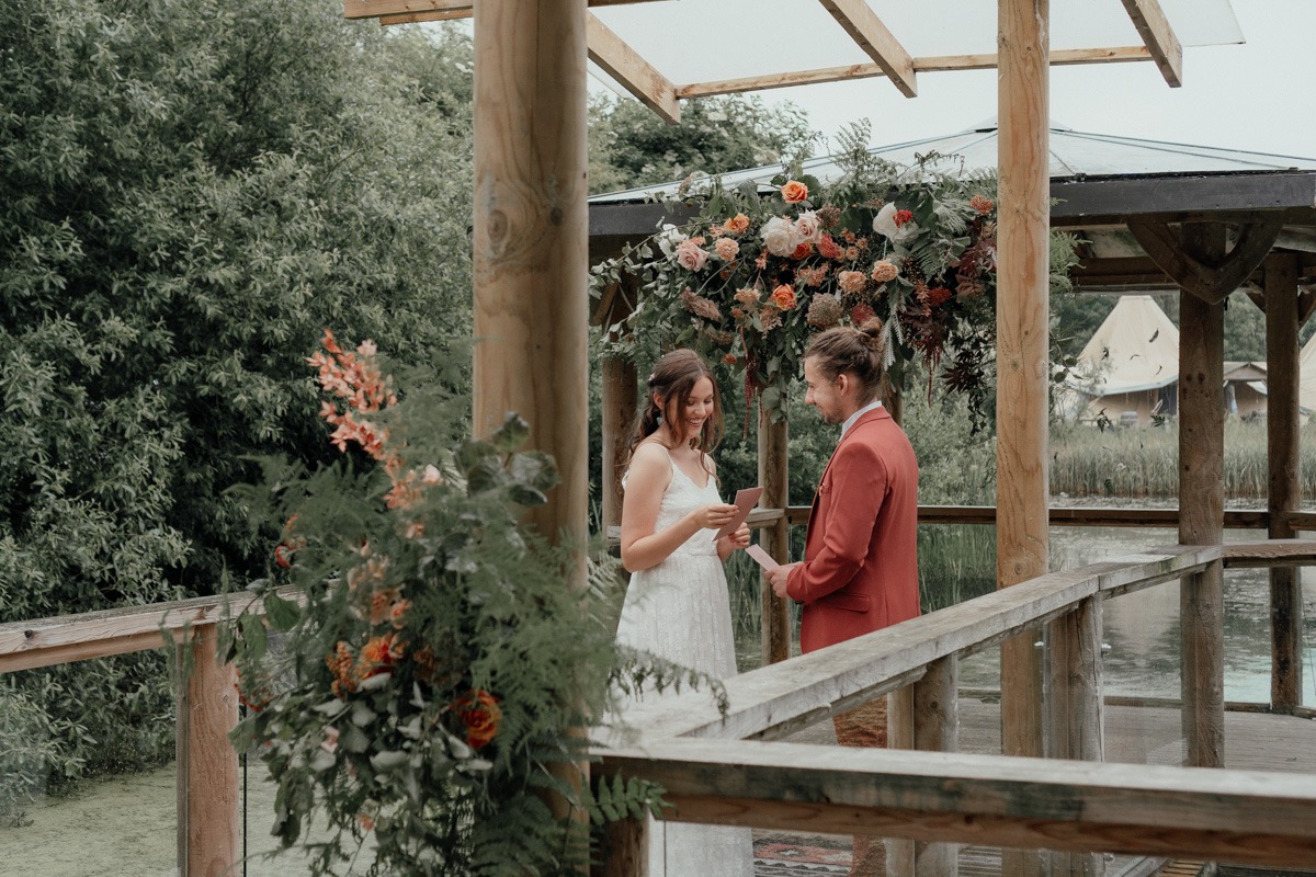 rosanna-lilly-photography_oaklands-weddi