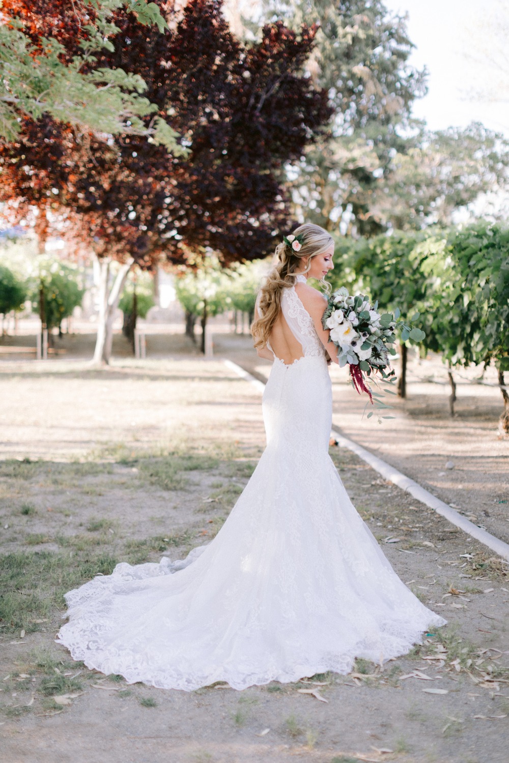 lace wedding dress with keyhole back