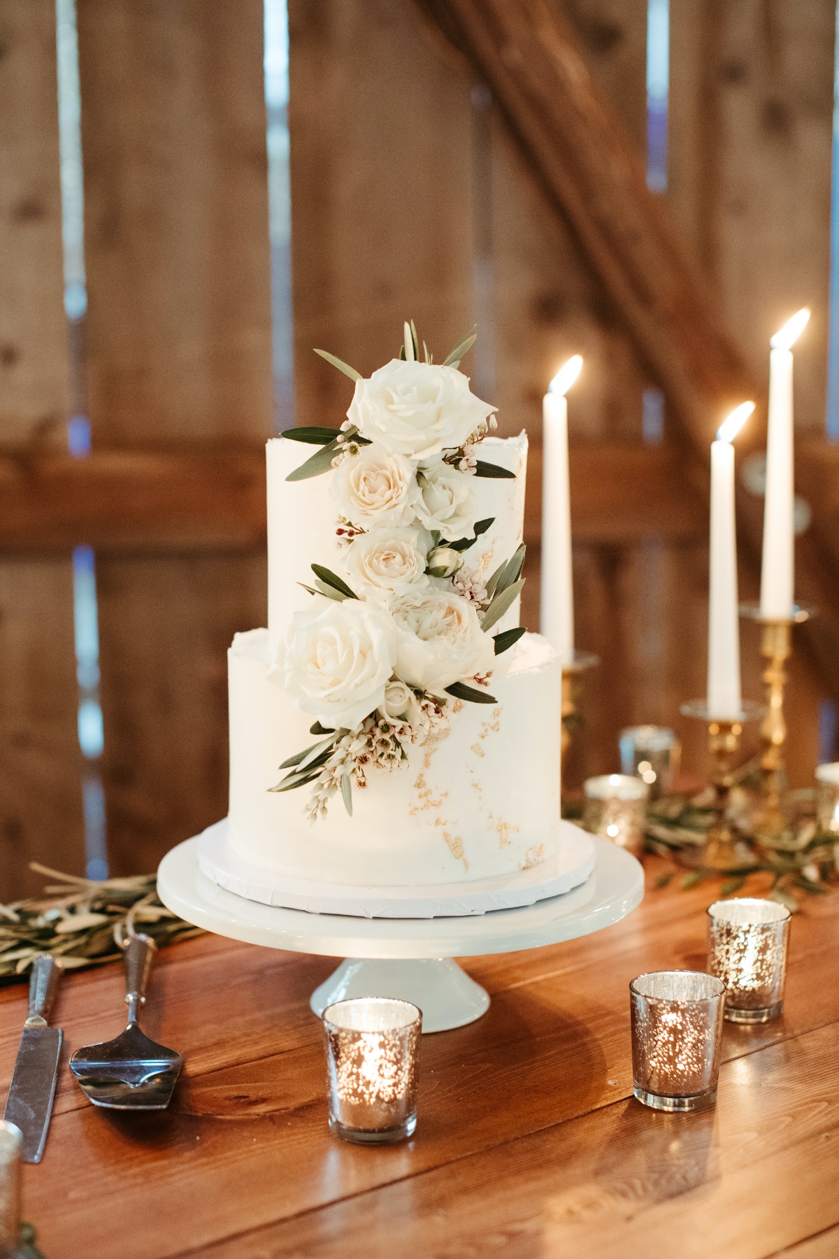 rustic white wedding cake
