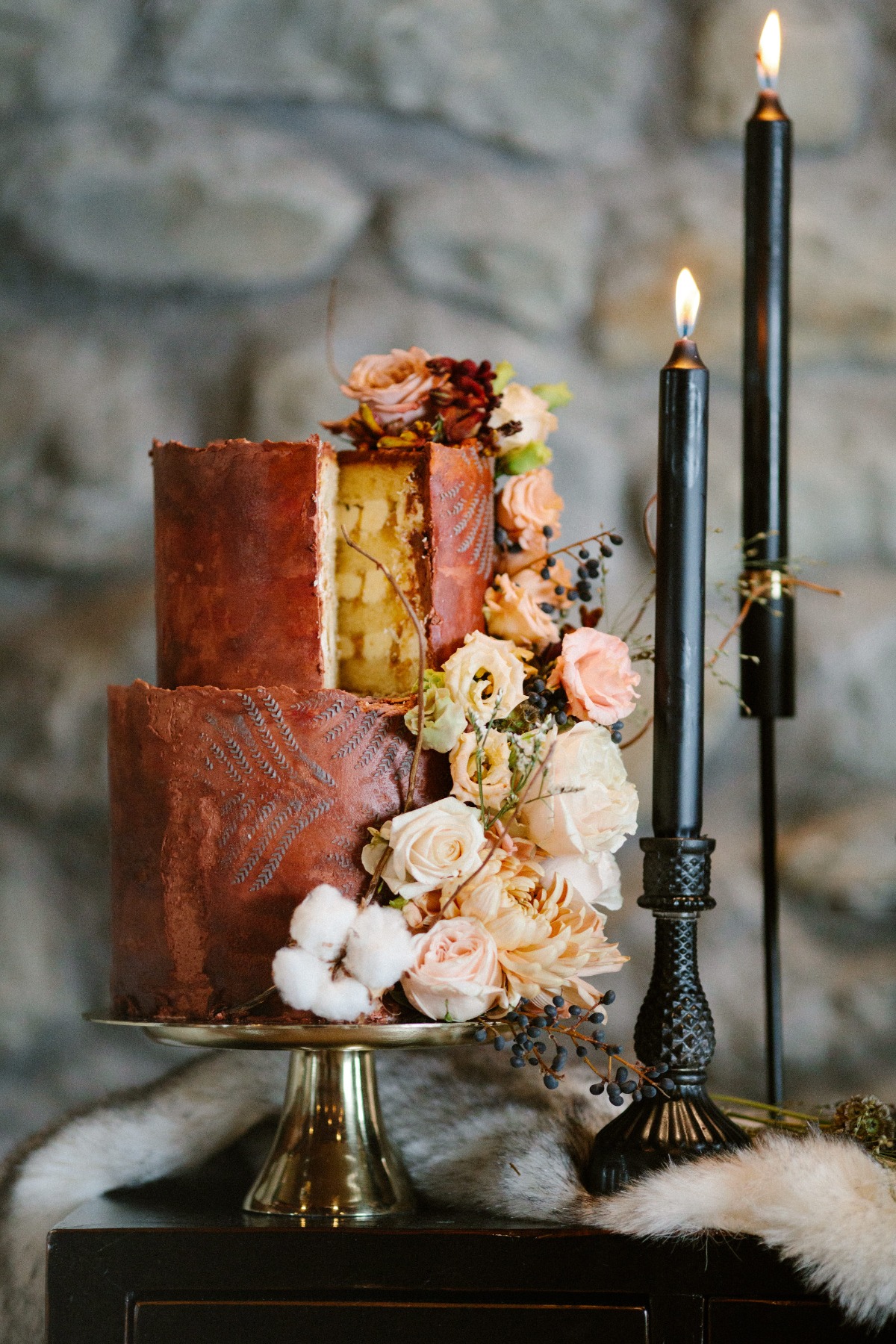 stylish and artistic wedding cake