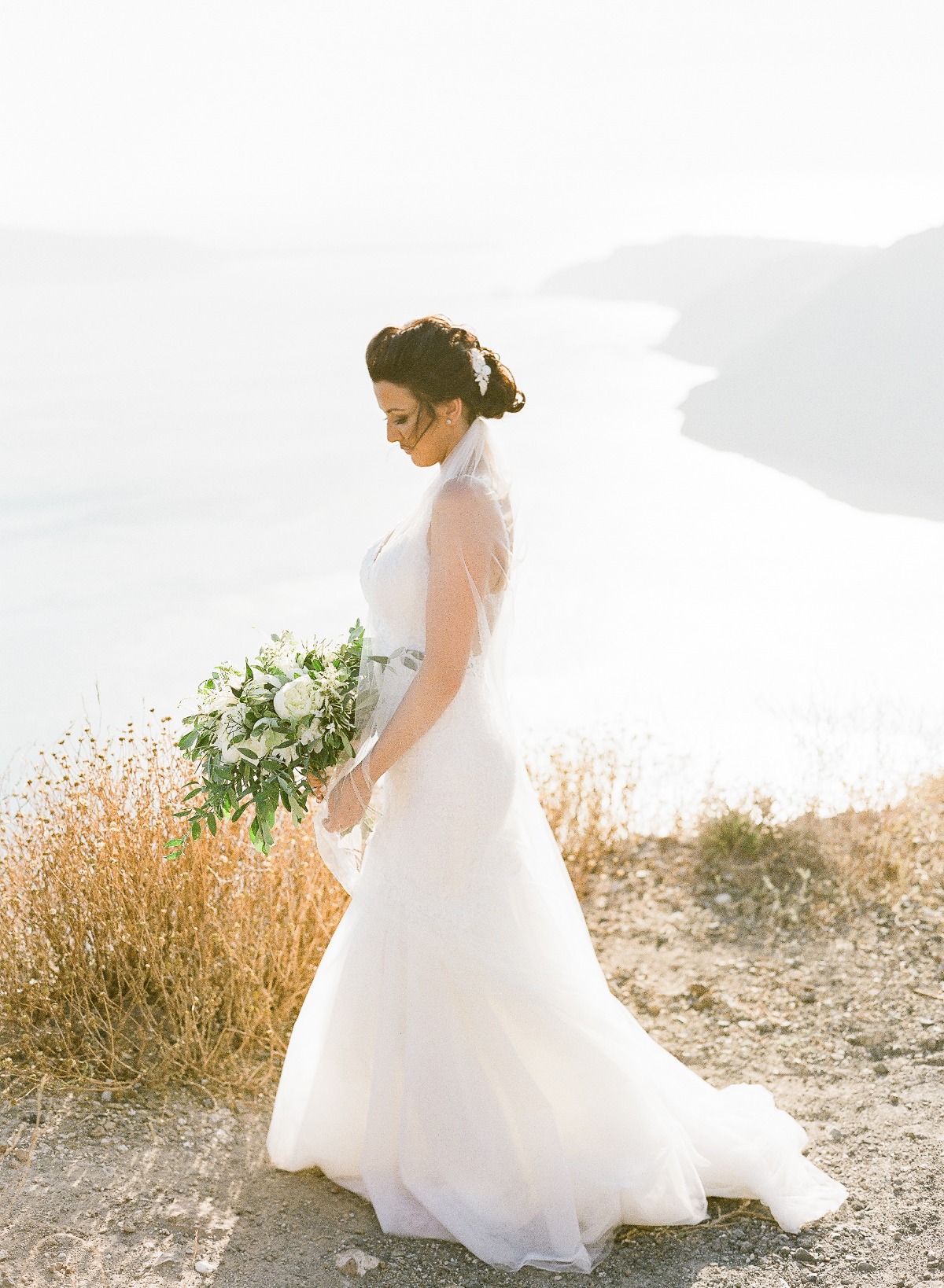 ocean wedding pose idea