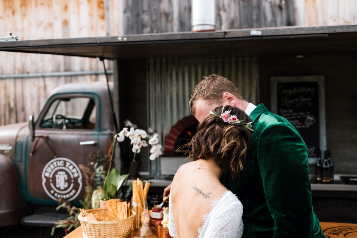 maple-rock-styled-vow-renewal-jessie-fel