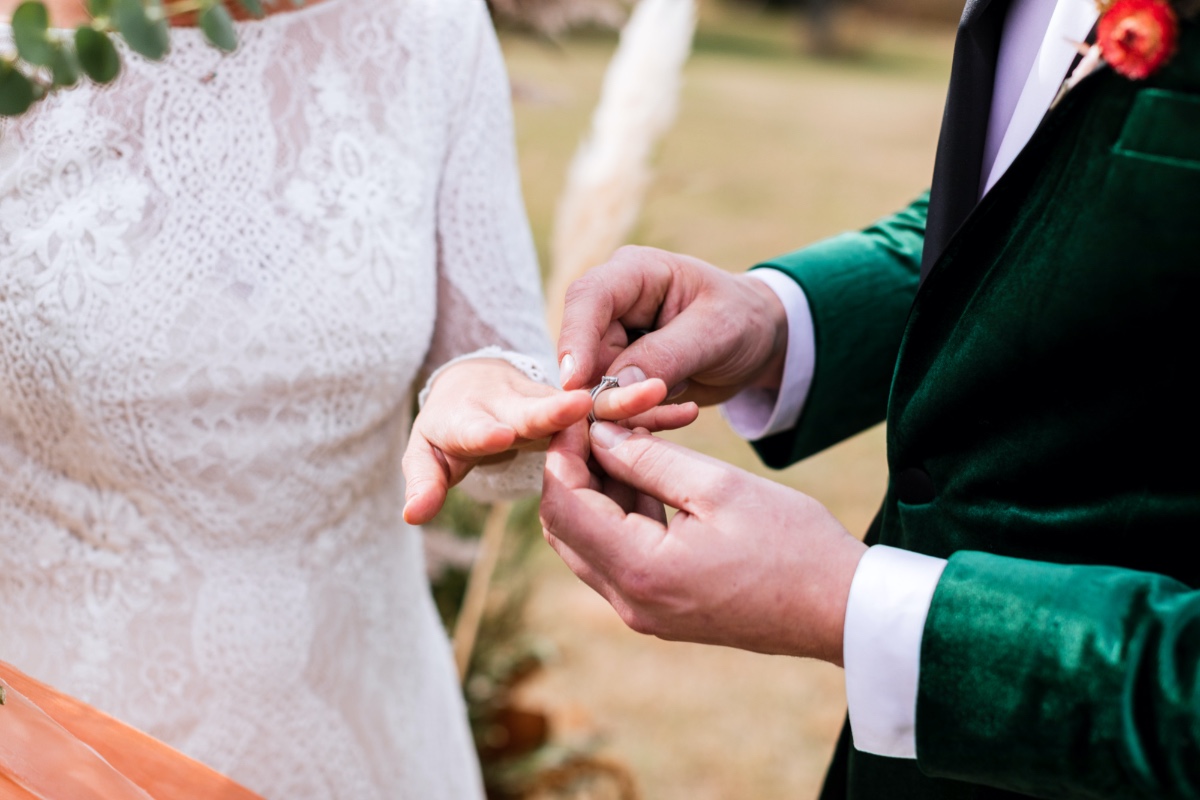maple-rock-styled-vow-renewal-jessie-fel