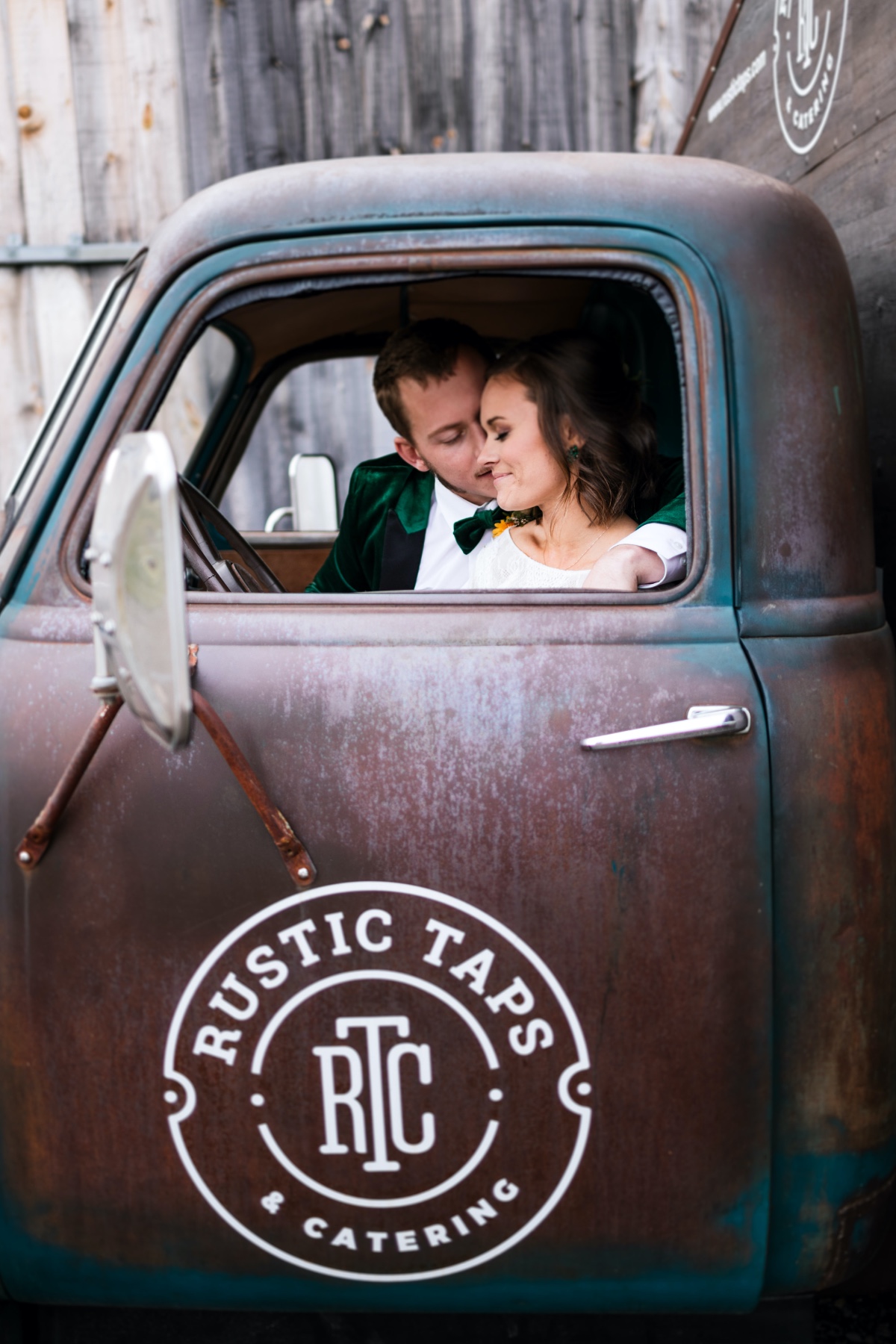 maple-rock-styled-vow-renewal-jessie-fel