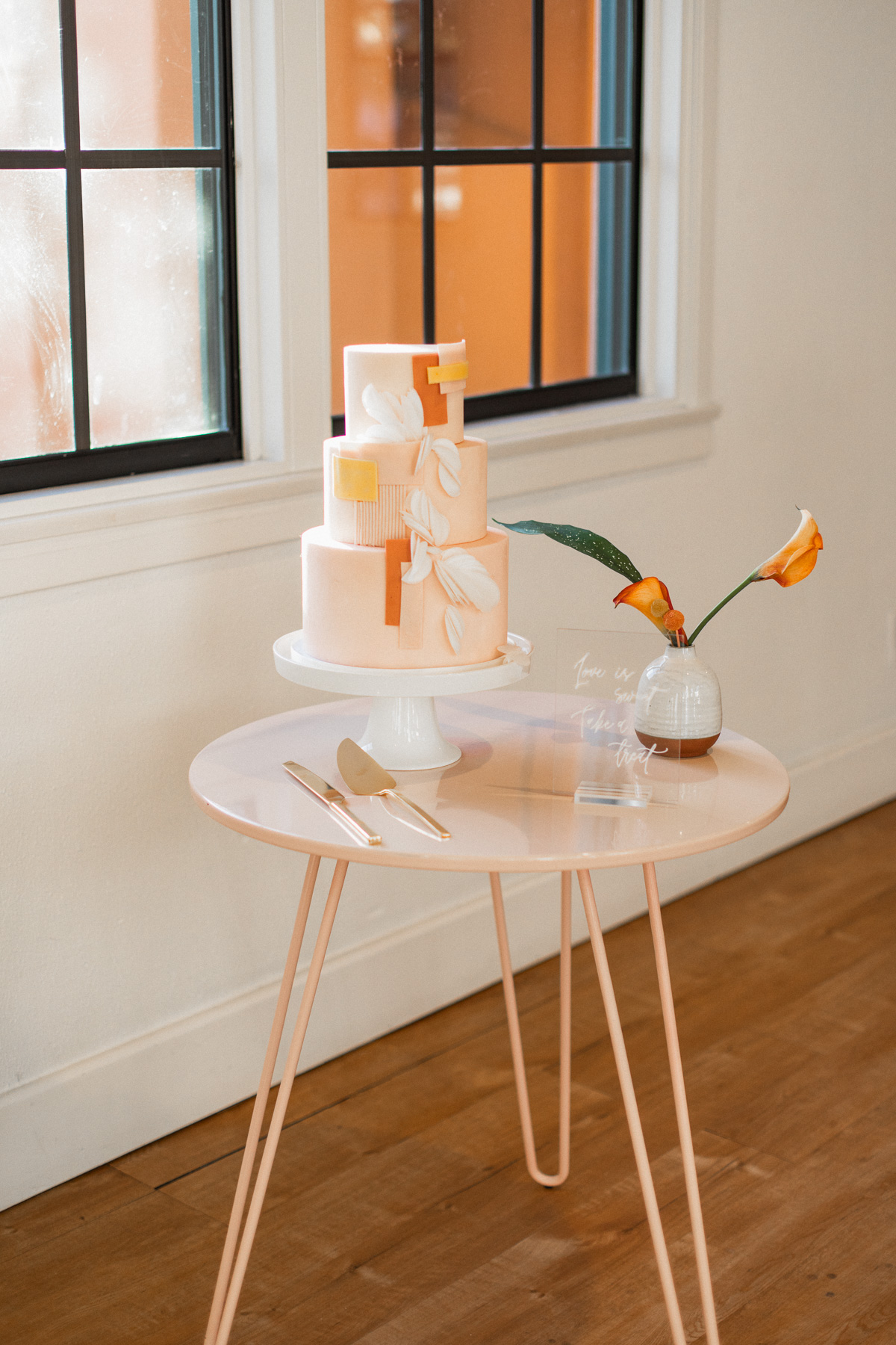 modern peach wedding cake by Peggy Liao Cake