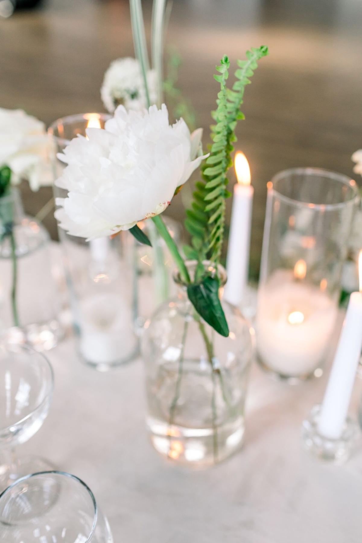 simple flower arrangements for weddings
