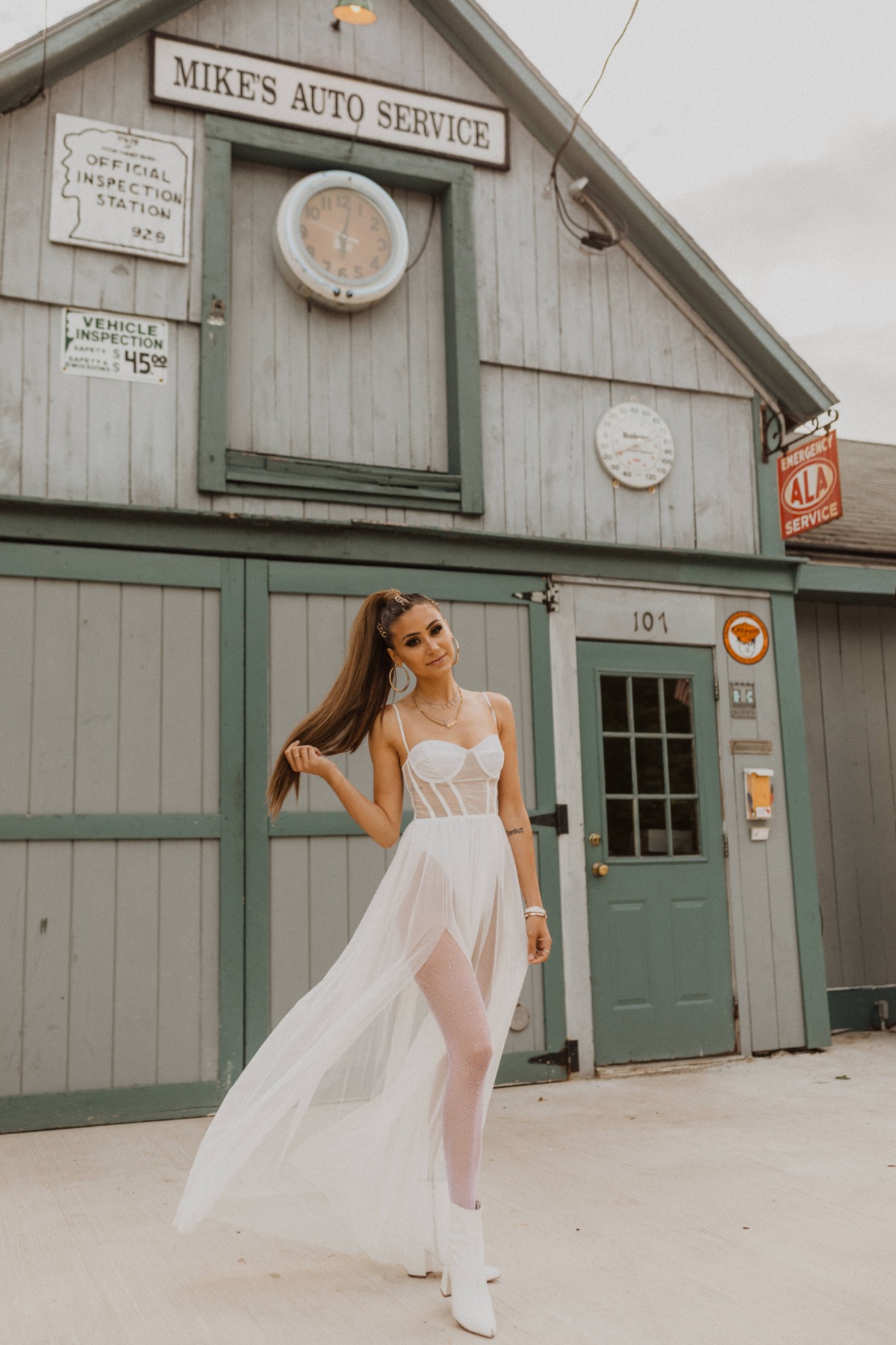 old-gas-station-photoshoot-styled-new-ha