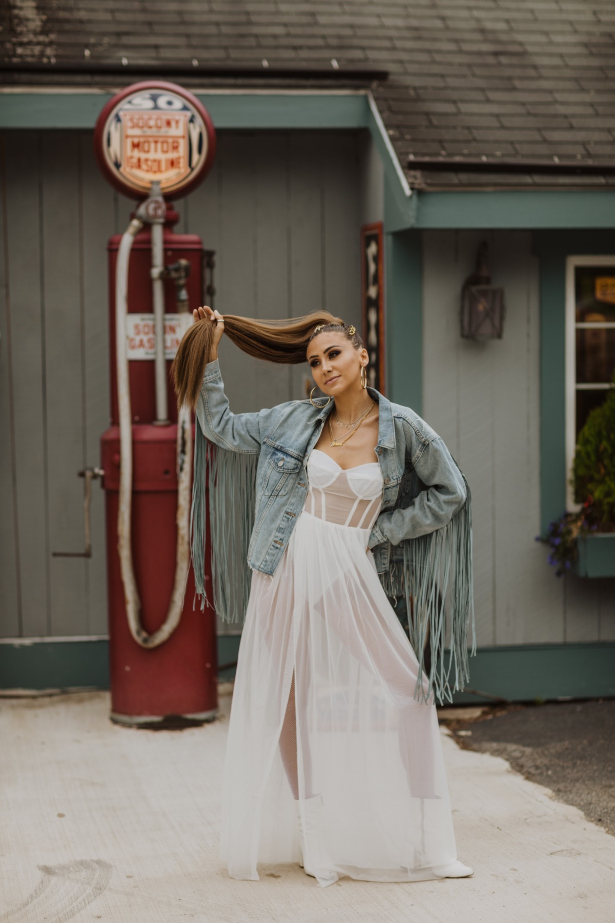 old-gas-station-photoshoot-styled-new-ha