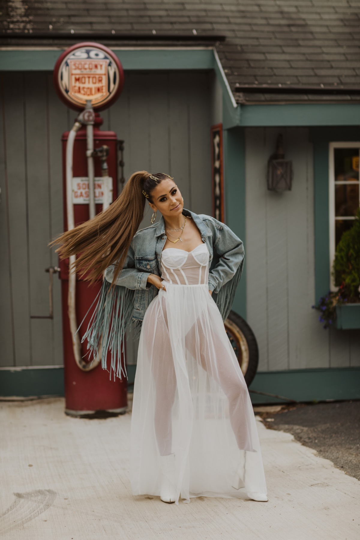 old-gas-station-photoshoot-styled-new-ha