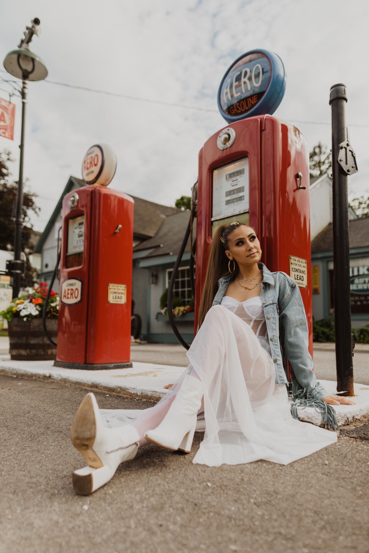 old-gas-station-photoshoot-styled-new-ha