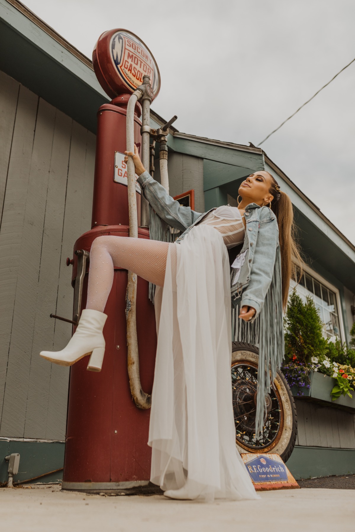 old-gas-station-photoshoot-styled-new-ha
