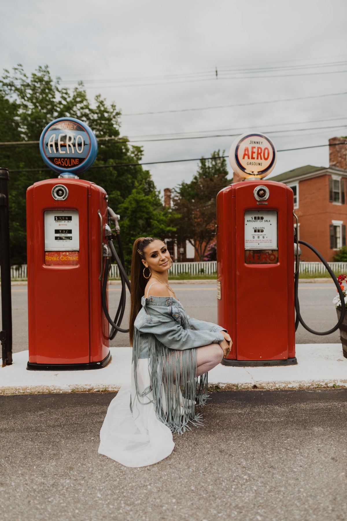 old-gas-station-photoshoot-styled-new-ha