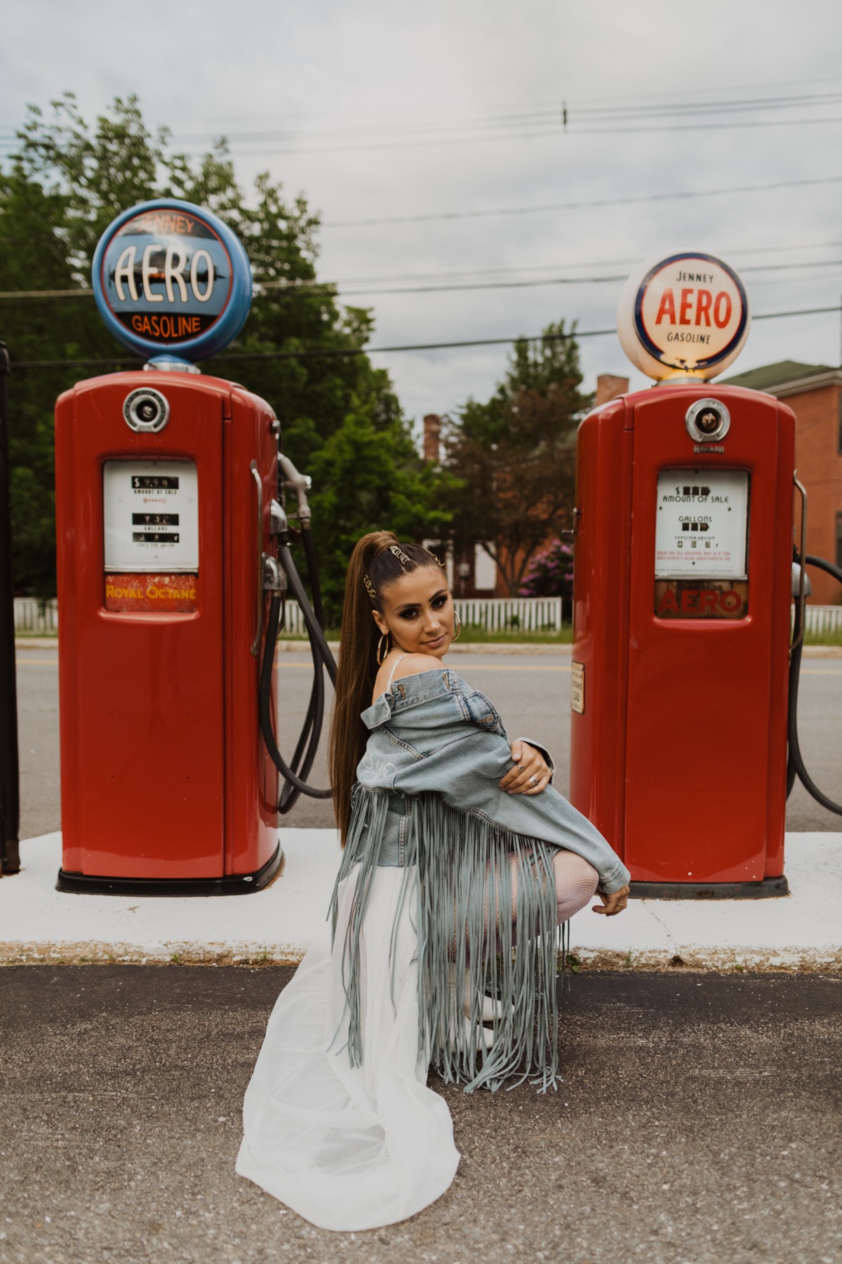 old-gas-station-photoshoot-styled-new-ha