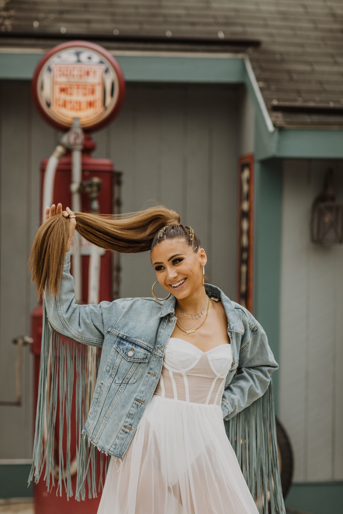 old-gas-station-photoshoot-styled-new-ha