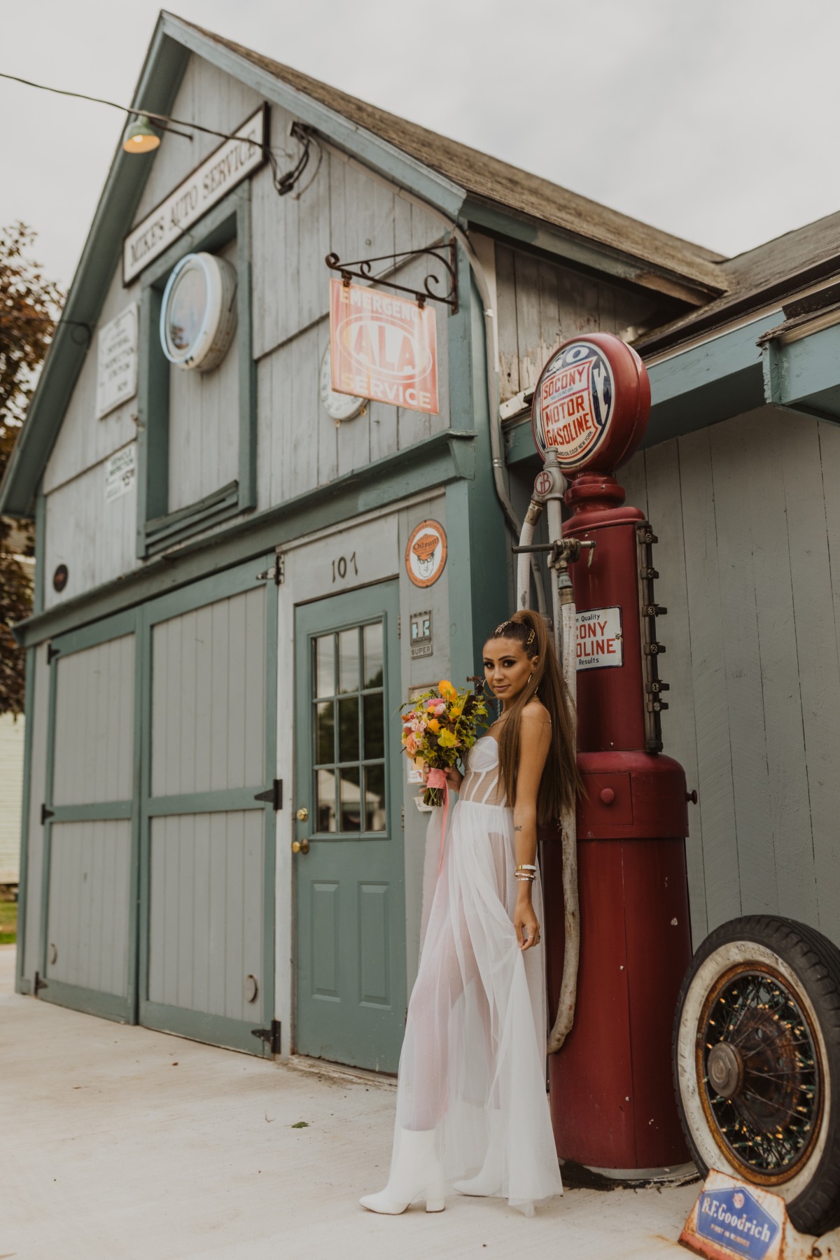 old-gas-station-photoshoot-styled-new-ha