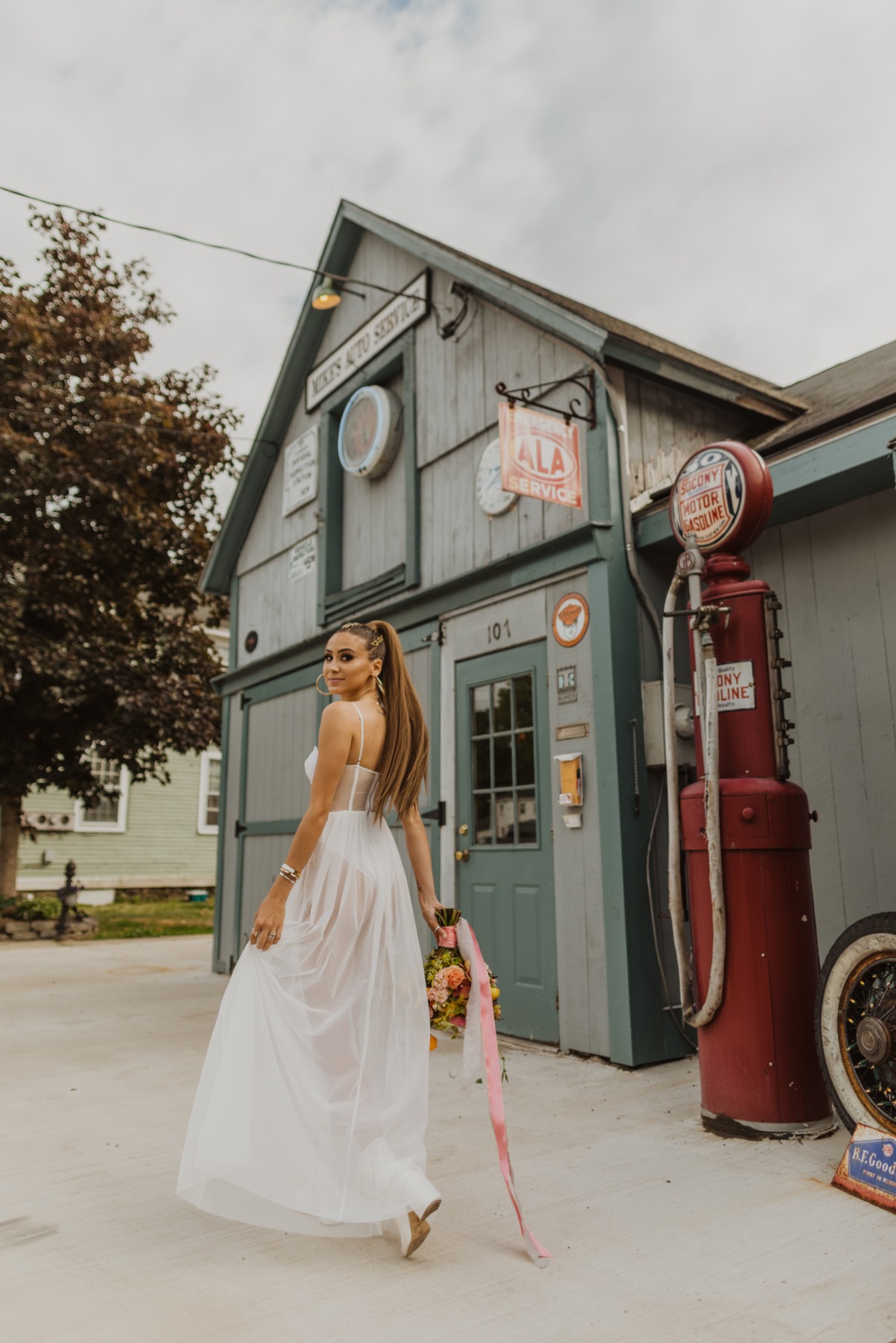 old-gas-station-photoshoot-styled-new-ha