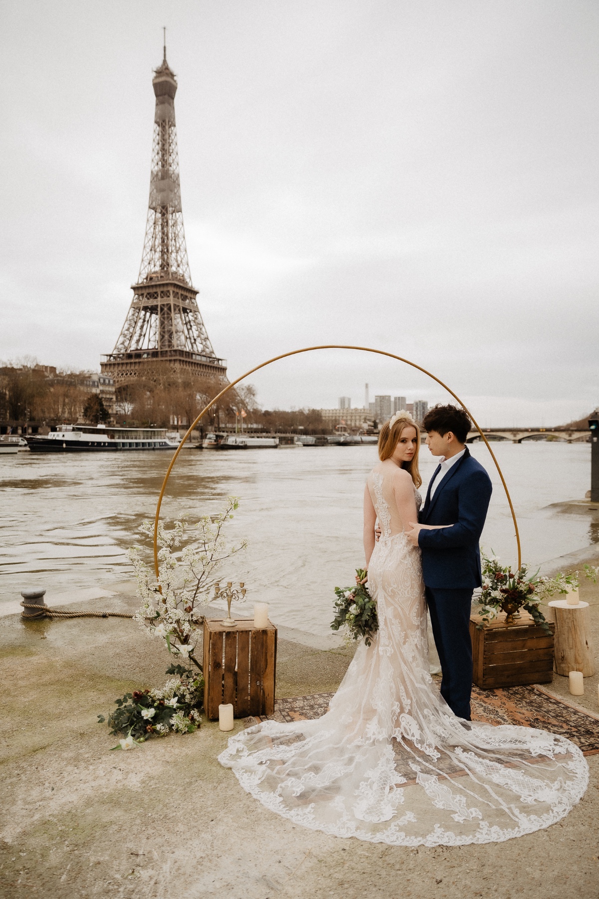 French elopement in front of the Seine River