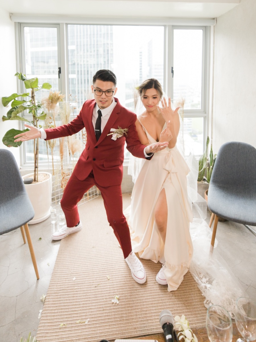 They Rented An Airbnb & Got Married Online For Their Covid Friendly Wedding