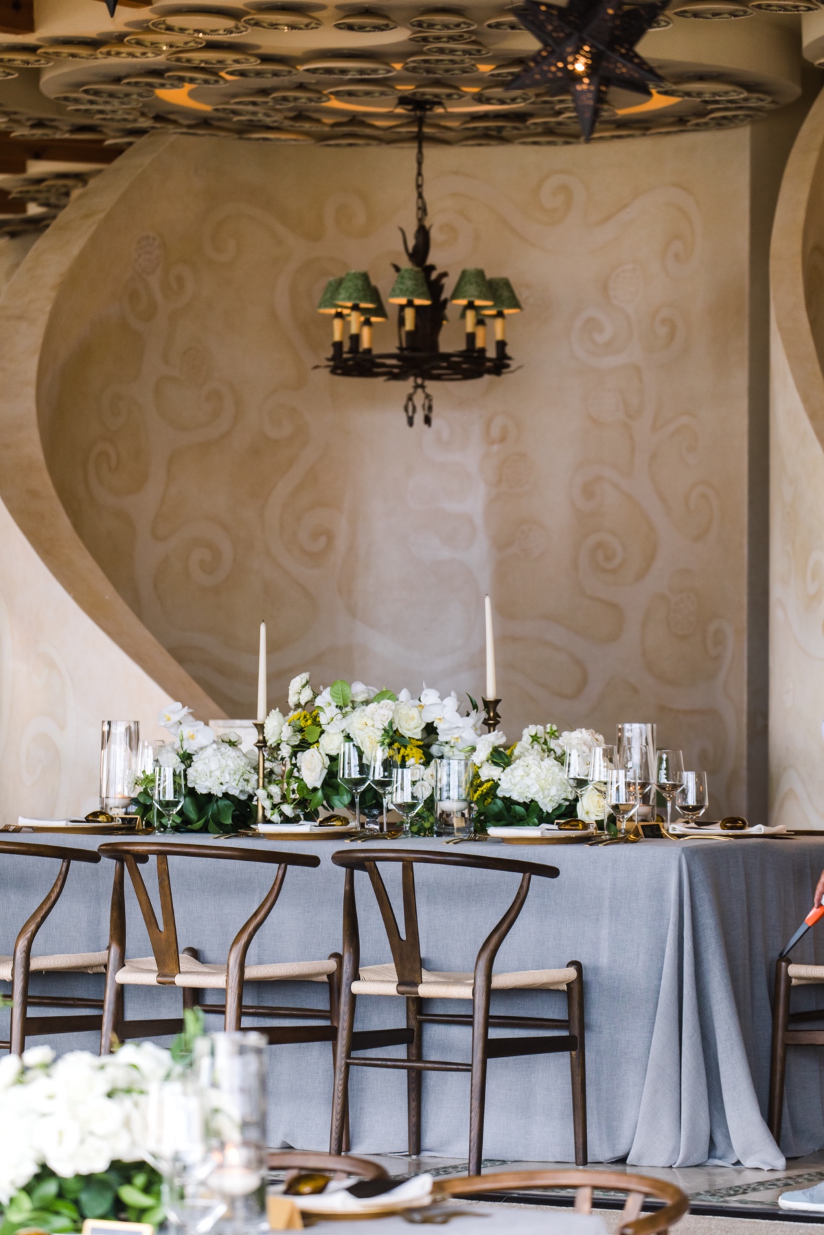 elegant wedding reception at the Waldorf- Astoria in Los Cabos