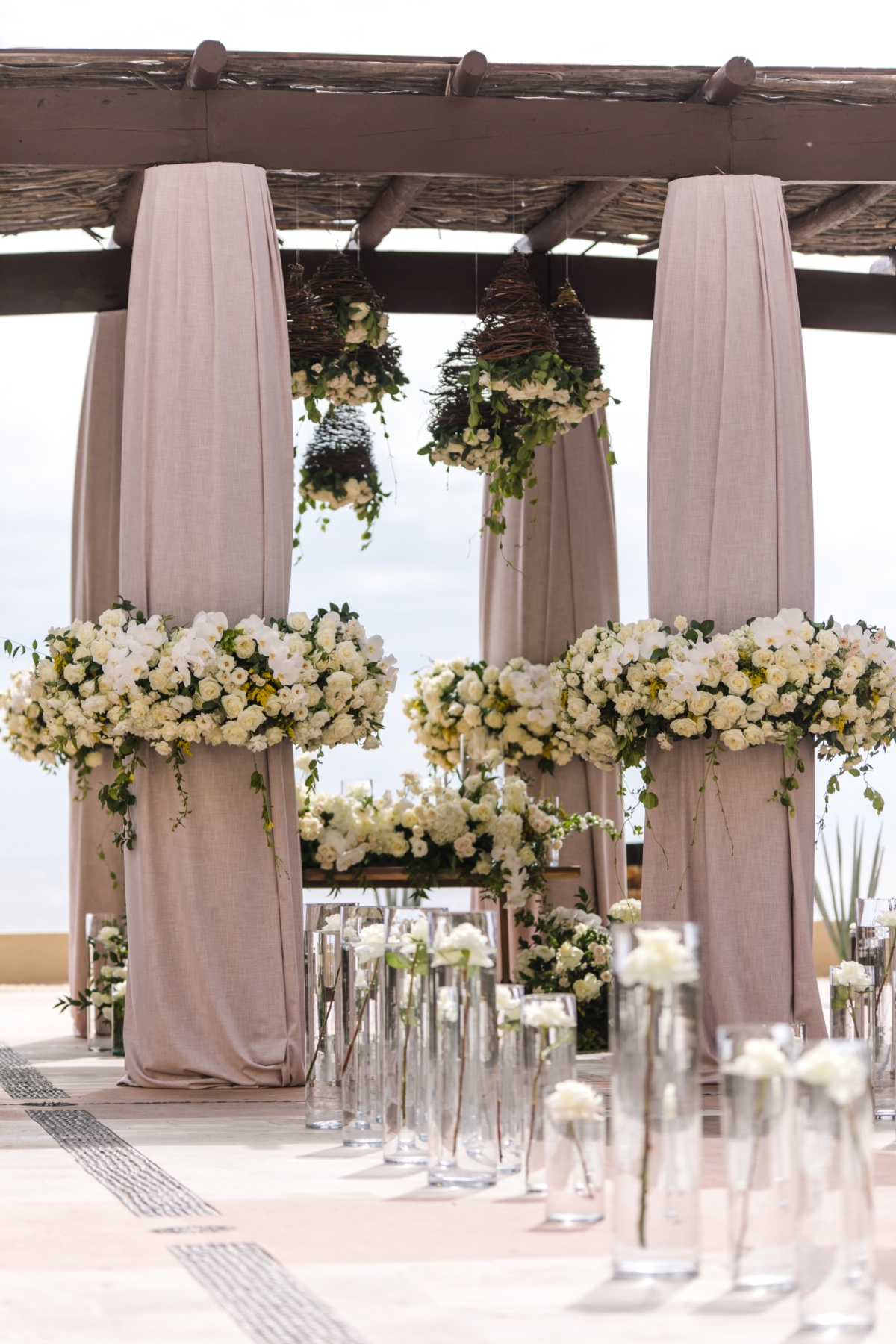 Luxury wedding at the Waldorf Astoria in Los Cabos photographed by A76 Photography