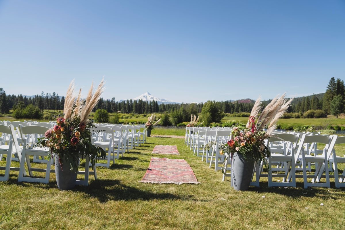 outdoor wedding ceremony site in Oregon