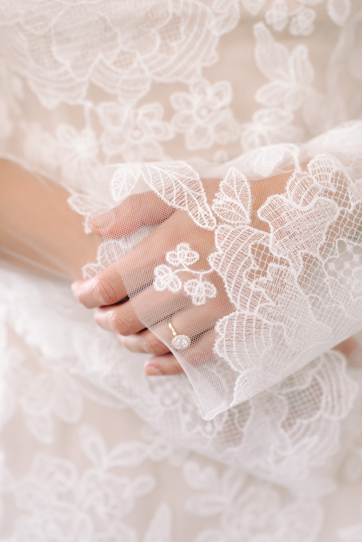 Vera Wang lace wedding dress