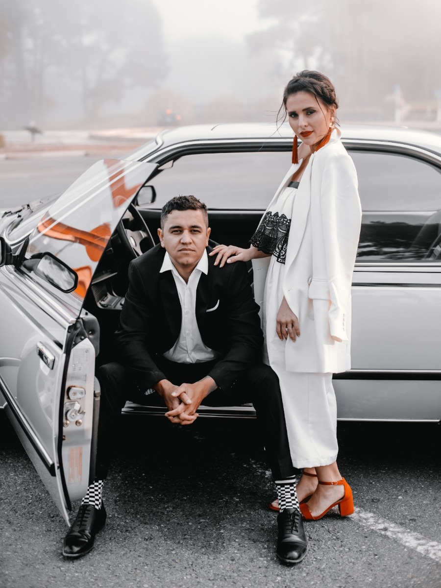 Stylish Engagement Shoot Pose and Outfit Ideas