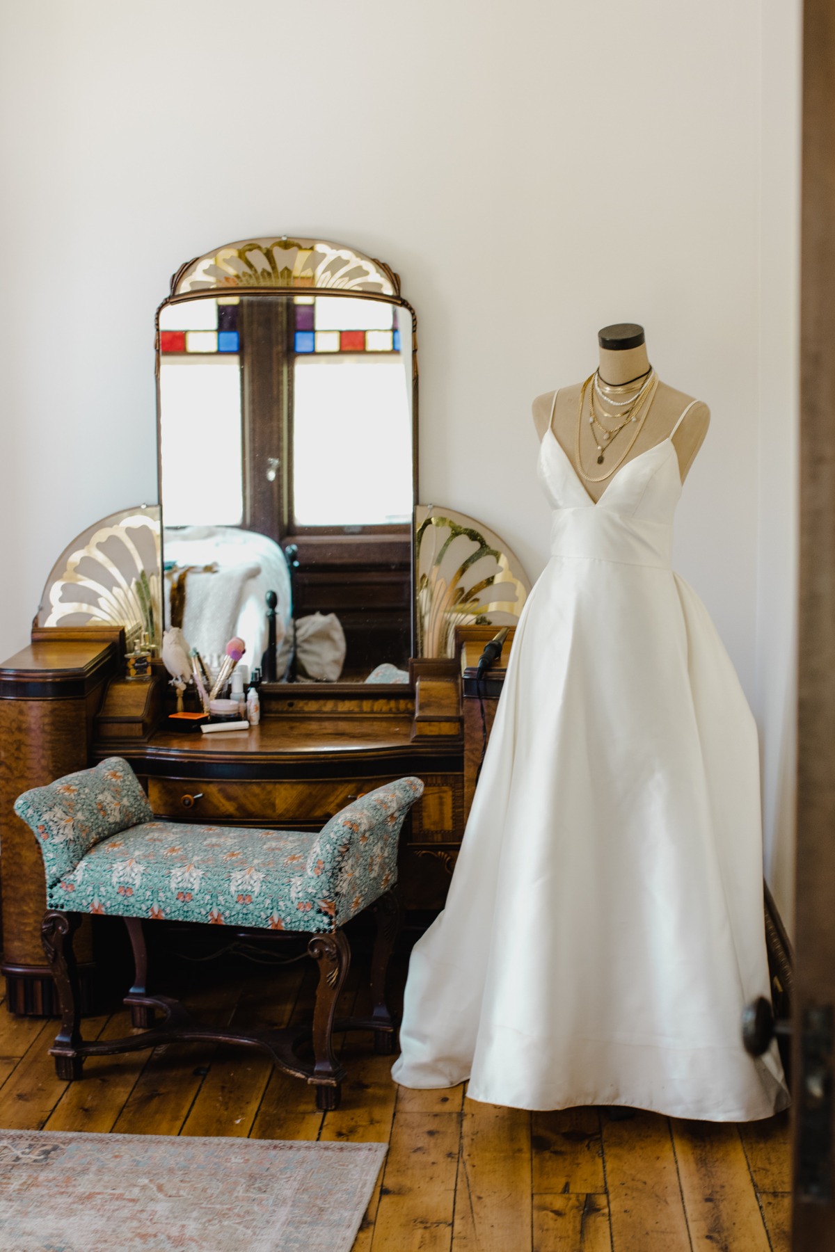 069-the_starling_peace_love_rocknroll_we