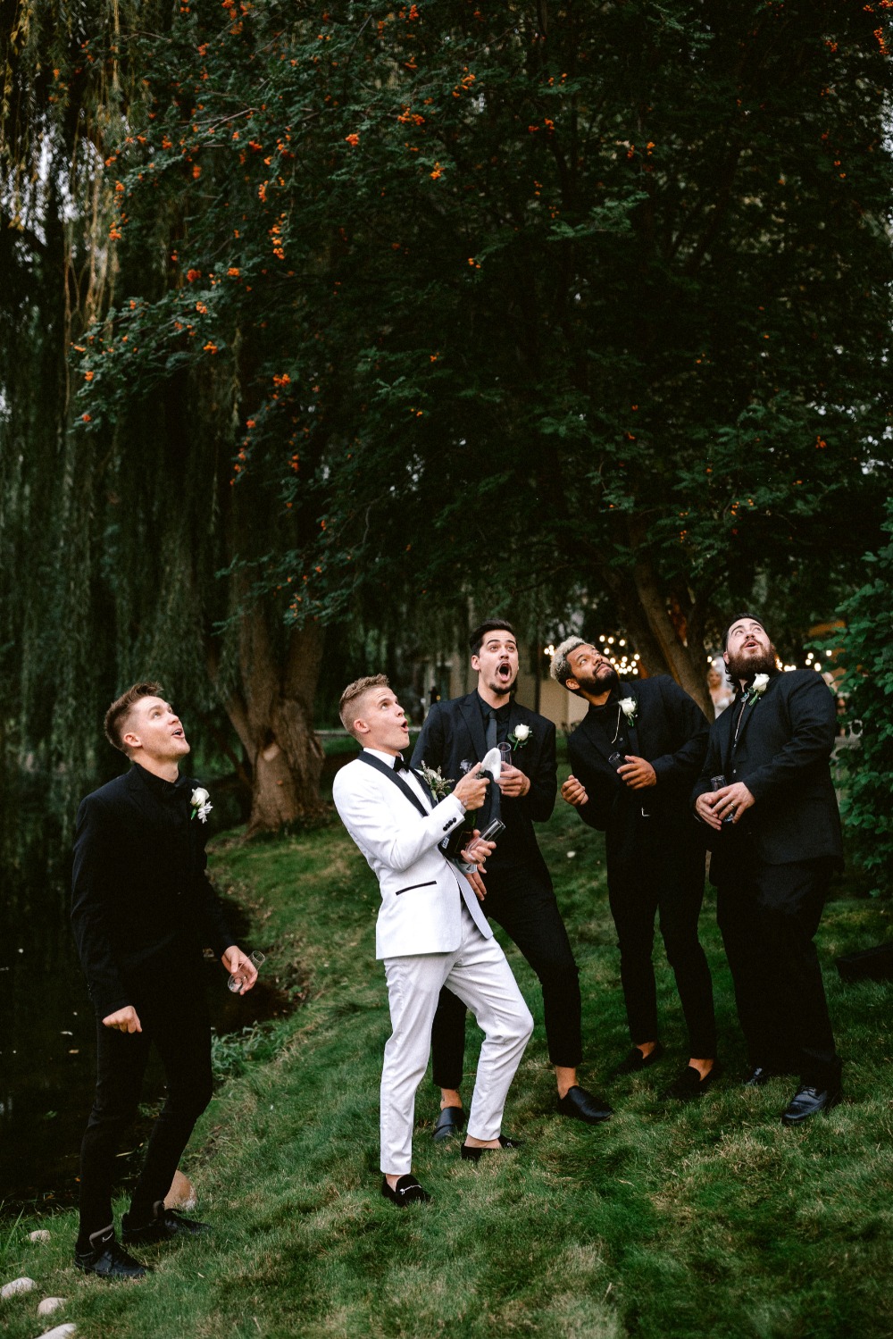 fun photo idea for the groom and his men