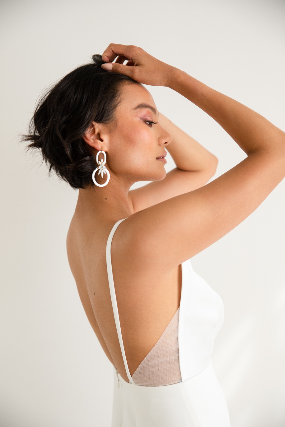 amanda_minimal_crepe_wedding_dress_rebec
