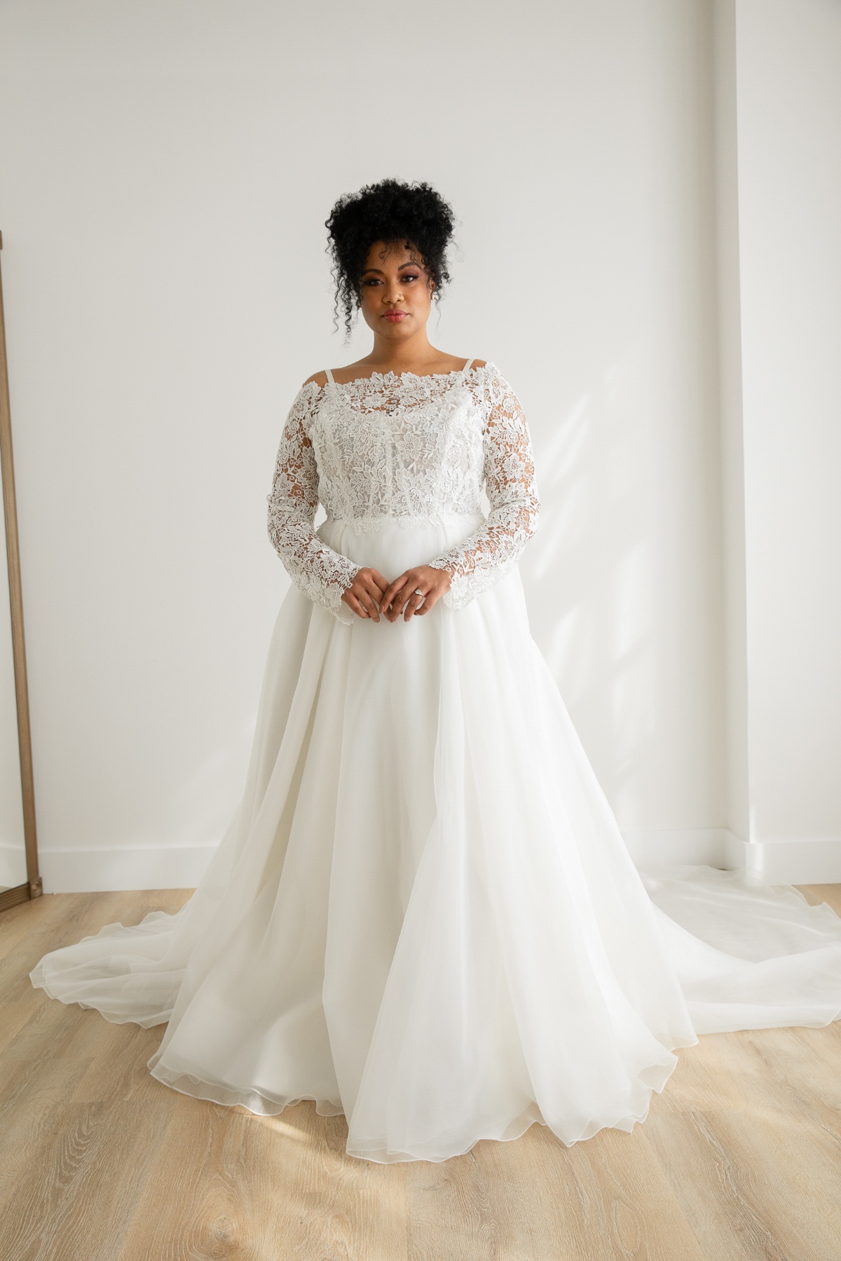 angela_top_plus_size_wedding_dress_rebec