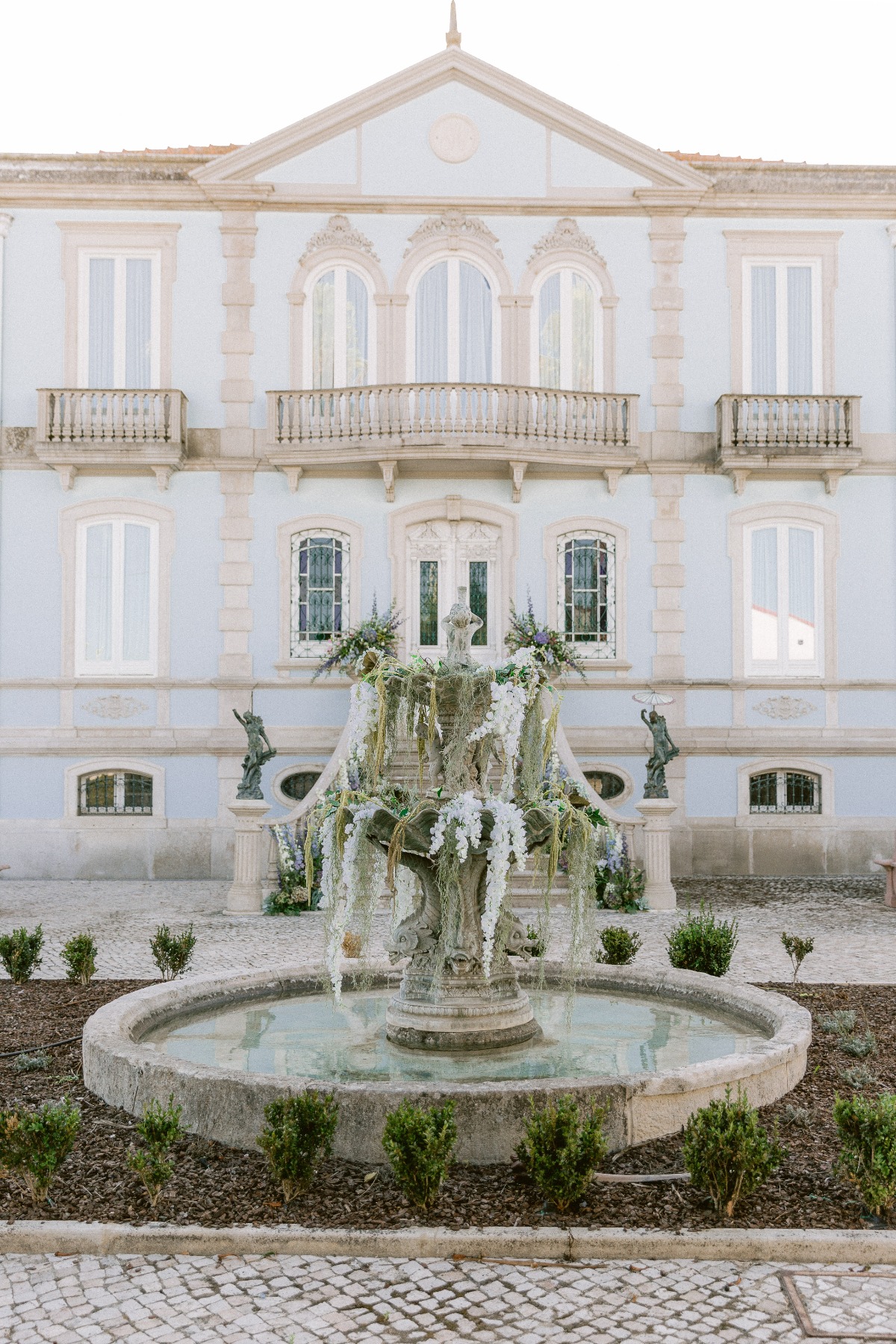 editorialsanguinhalpalace26082020byportu