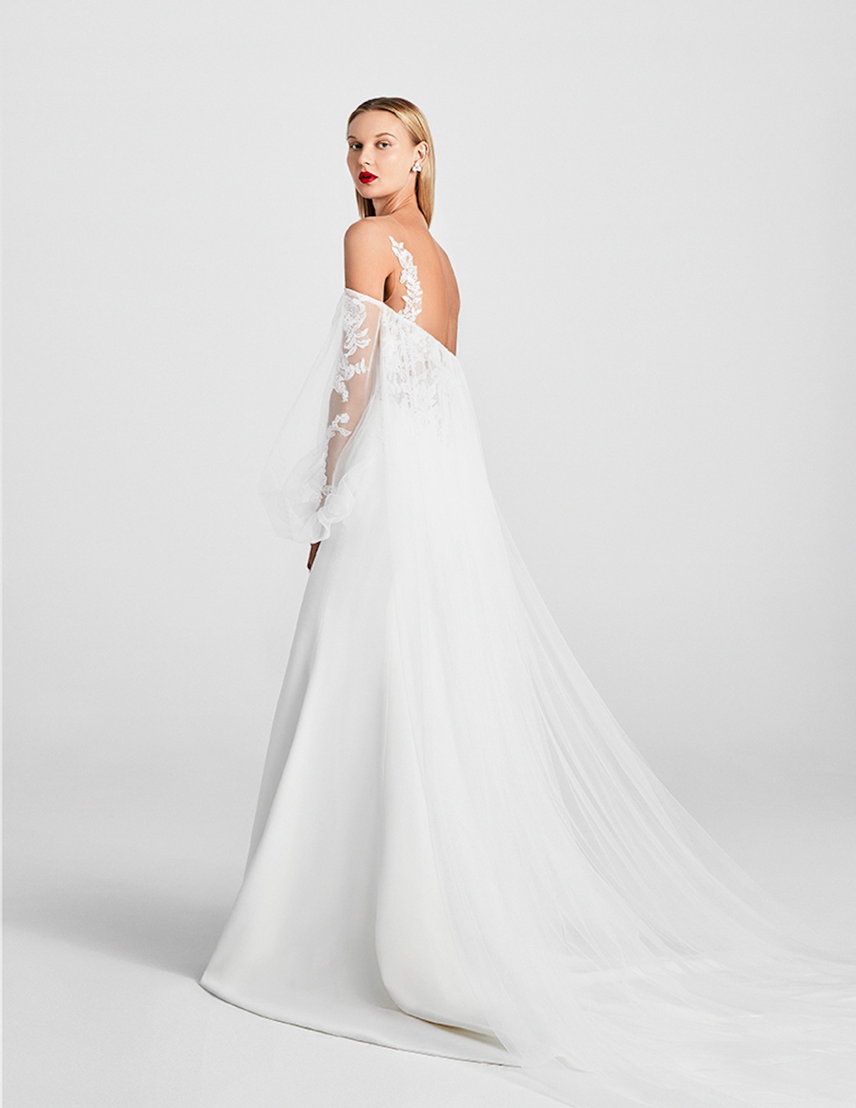 passion_back-with-cape_ines-by-ines-di-s