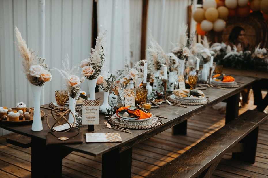 This Is How You Do a Fall Wedding and Not Get Crazy With All the Orange