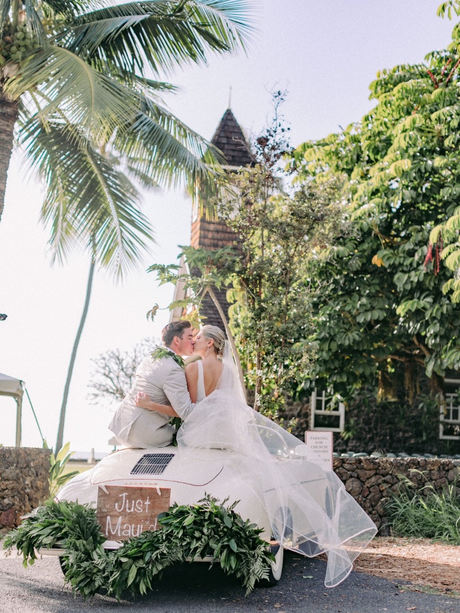 A Chic and Contemporary Maui Wedding