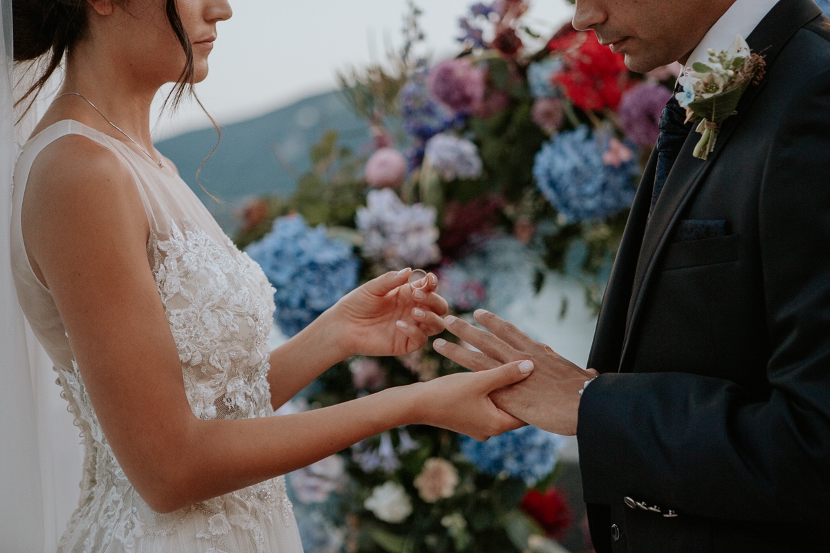 Bold and Romantic Wedding Inspiration with a Twist at Lake Orta