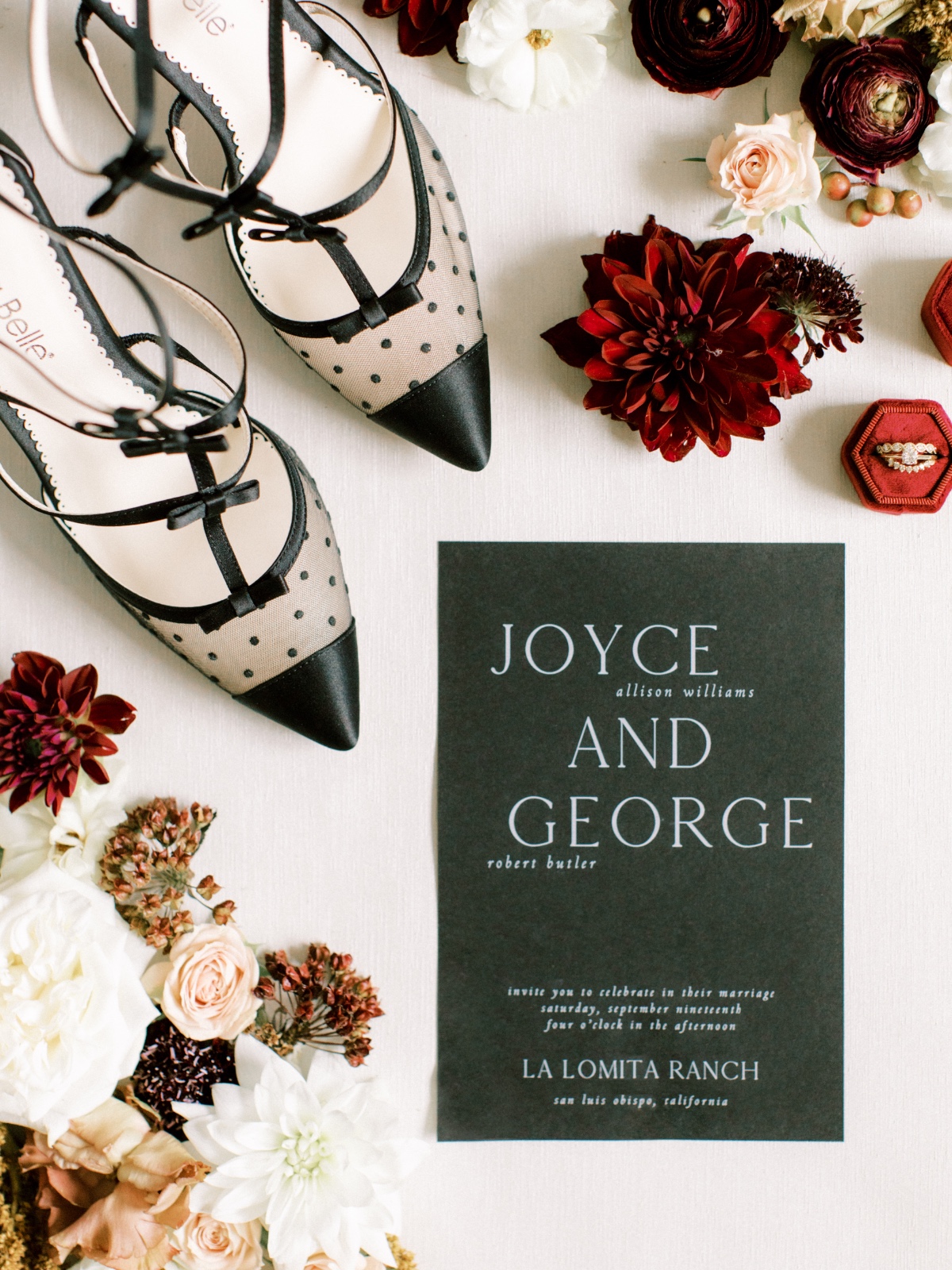 George + Joyce's Modern-Inspired Autumnal Chic Elopement