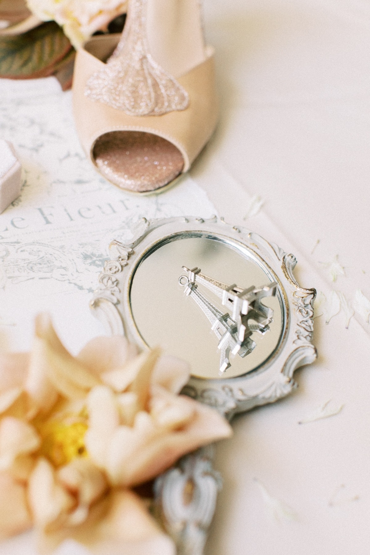 la-vie-en-rose-editorial-vicky-galata-we