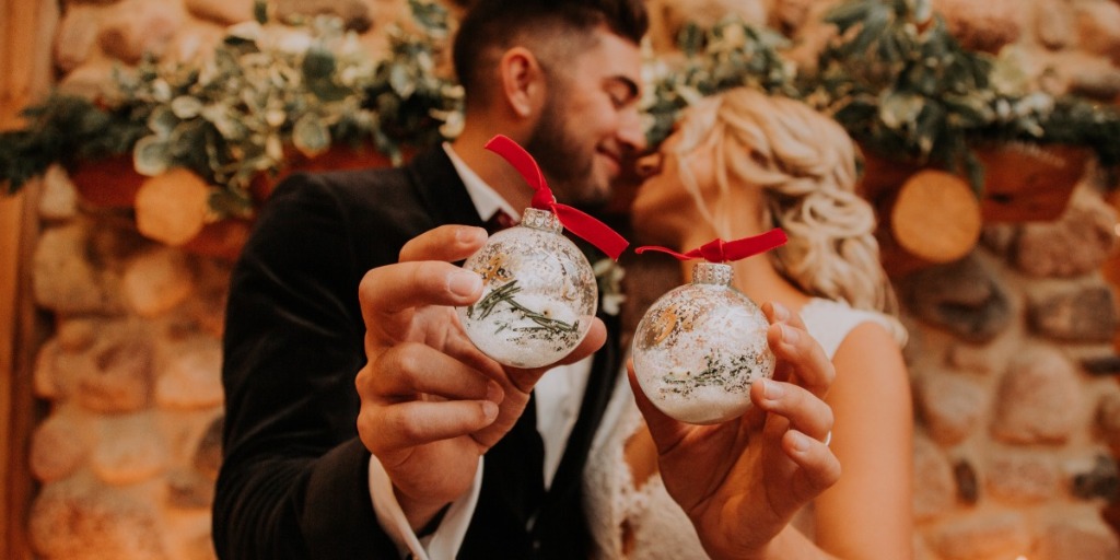 A Sexy & Modern Christmas Wedding Day Even The Grinch Would Love