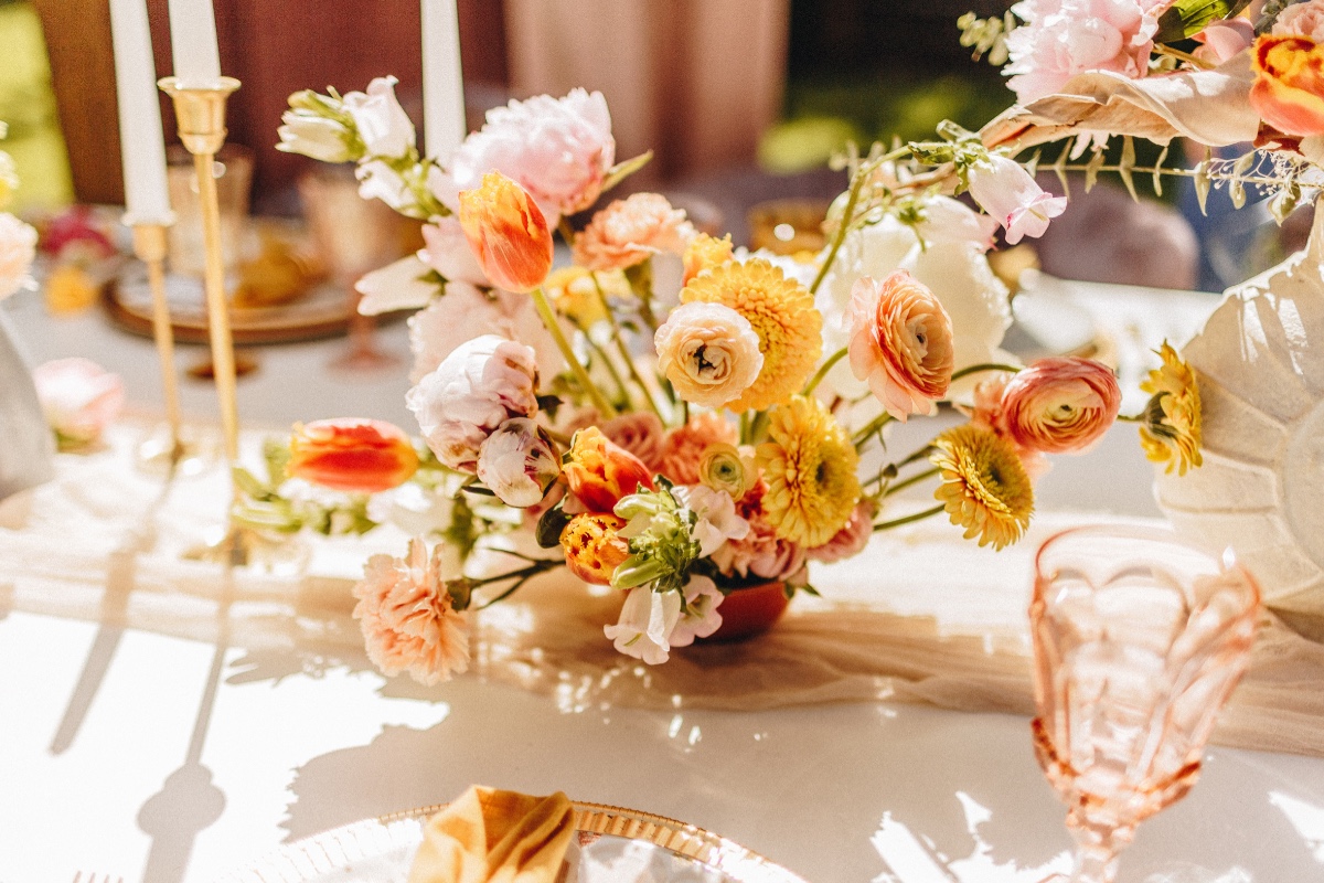 We Get Retro Vibes from this Palm Springs Wedding Inspiration