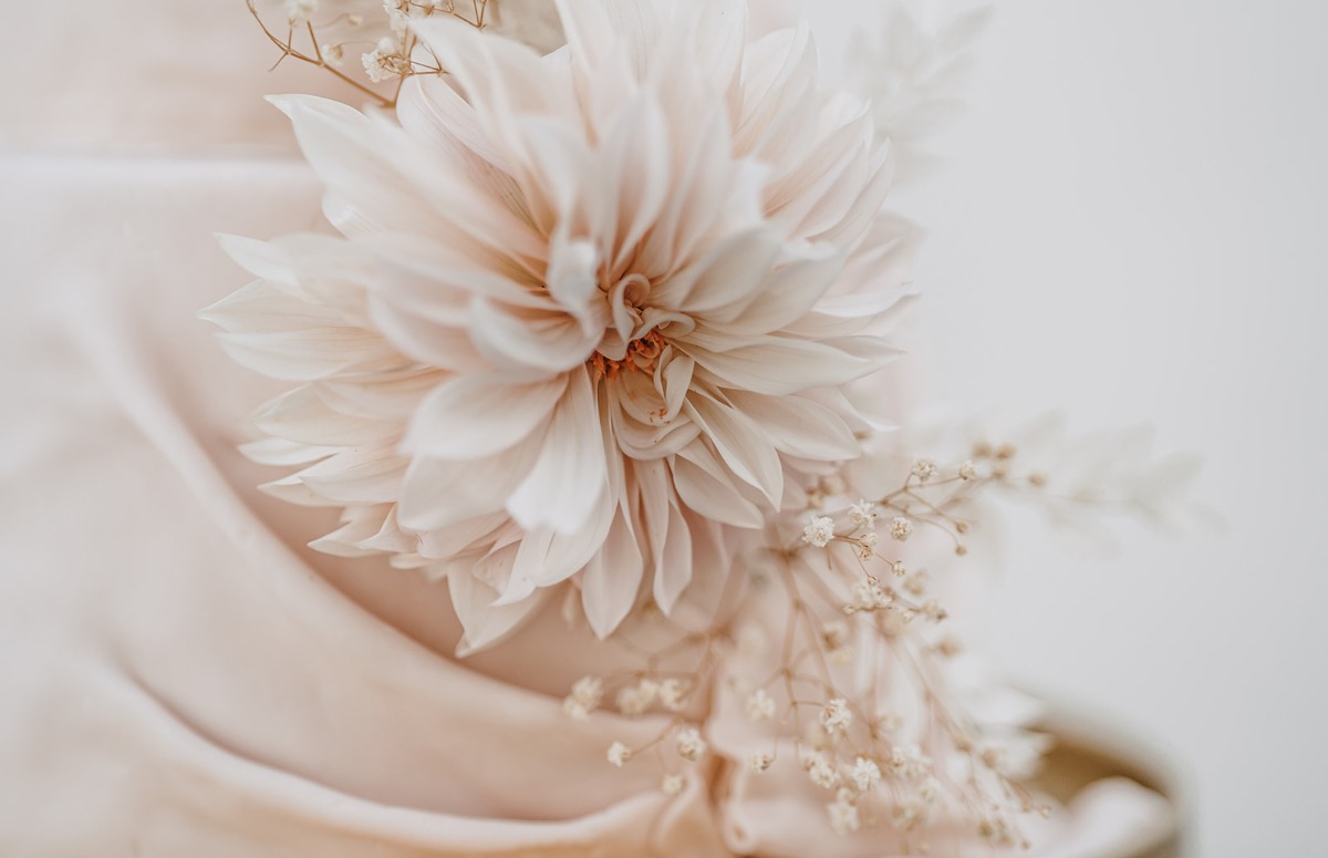 shades-of-white-wedding-in-croatia-38