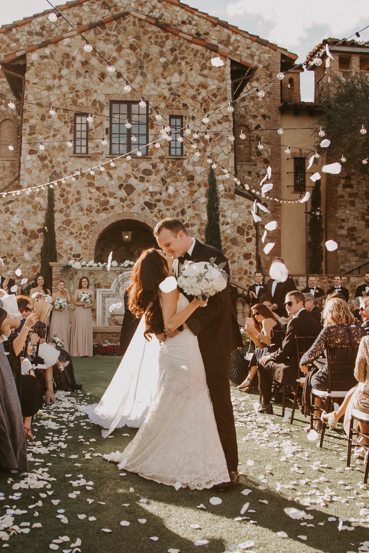 How To Plan A Glam Tuscan Themed Wedding For 50k
