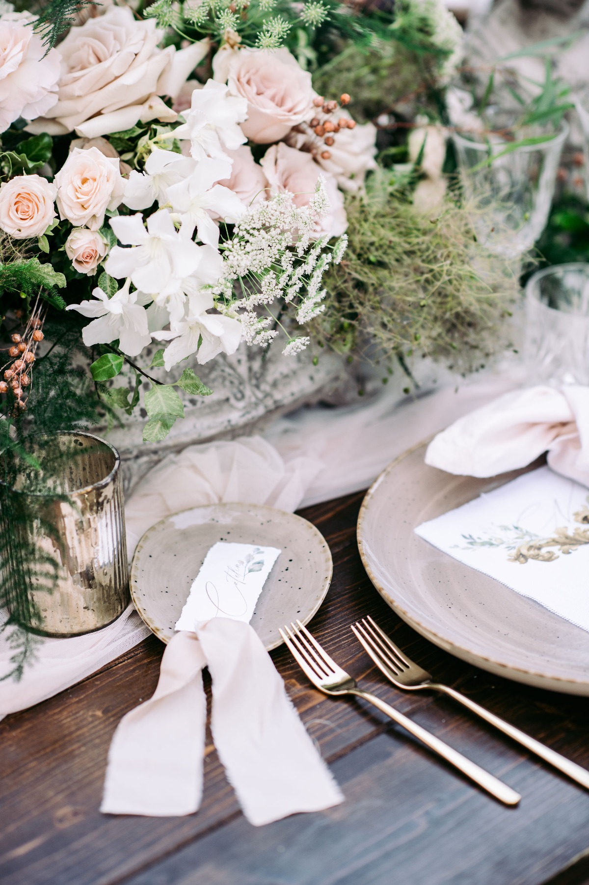 This Styled Shoot in Sorrento, Italy Highlights the Beauty of a Bride in Vein With an Iconic Botticelli Painting