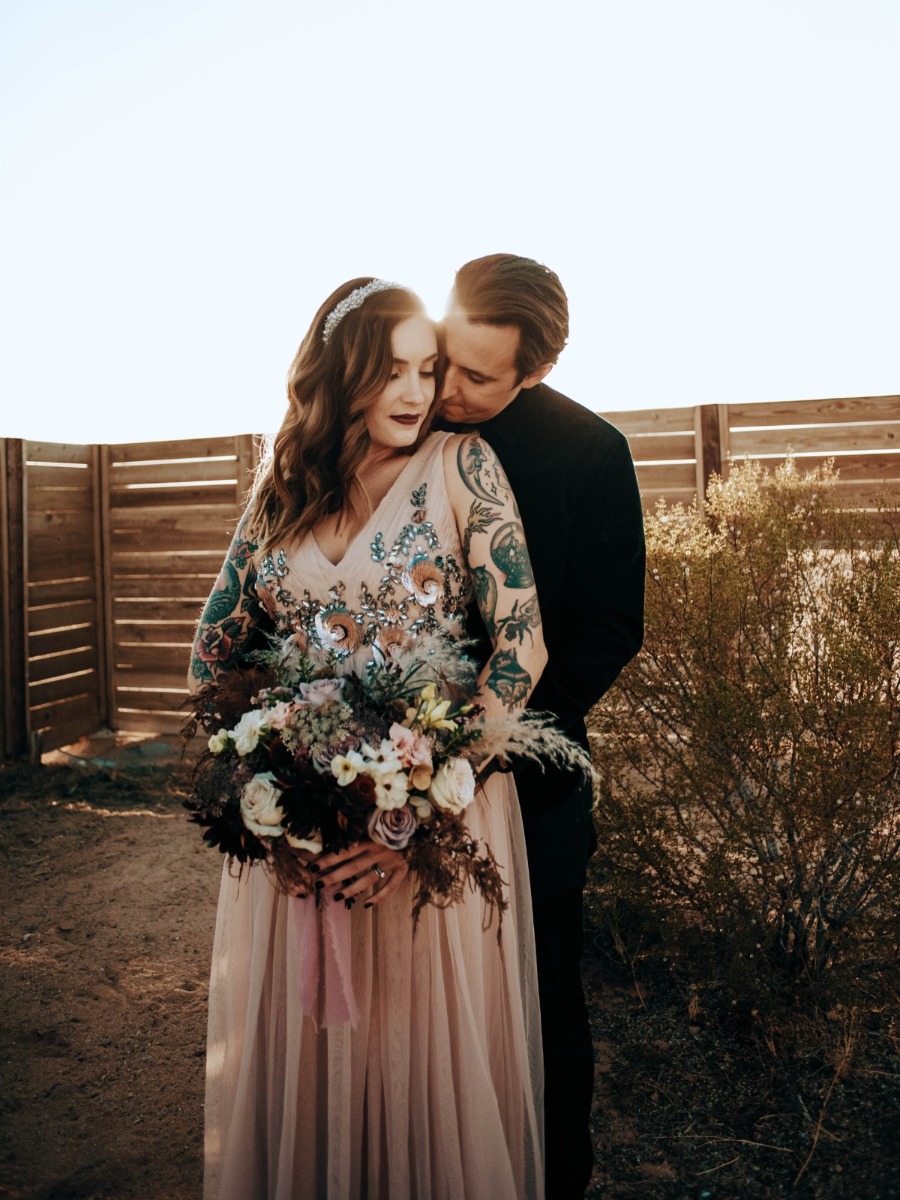 Planning a First Wedding Anniversary Photo Shoot Helped This Bride Turned Florist Deal With the Post-Wedding Blues