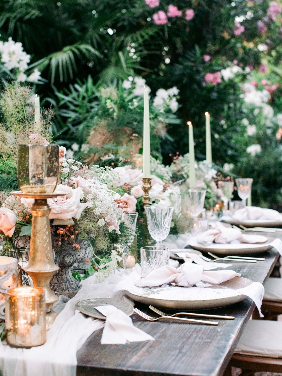 This Styled Shoot in Sorrento, Italy Highlights the Beauty of a Bride in Vein With an Iconic Botticelli Painting