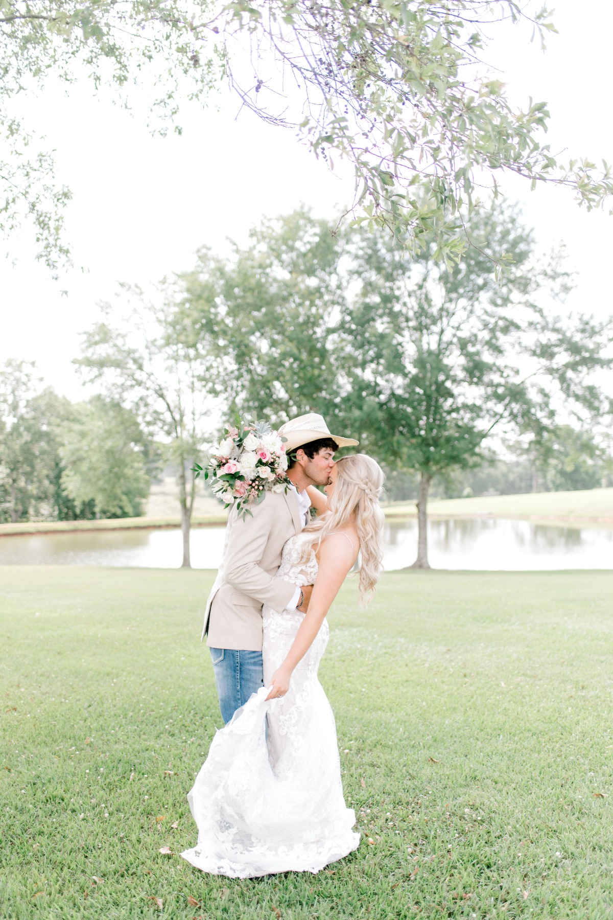 white-magnolia-kentwood-wedding-2941